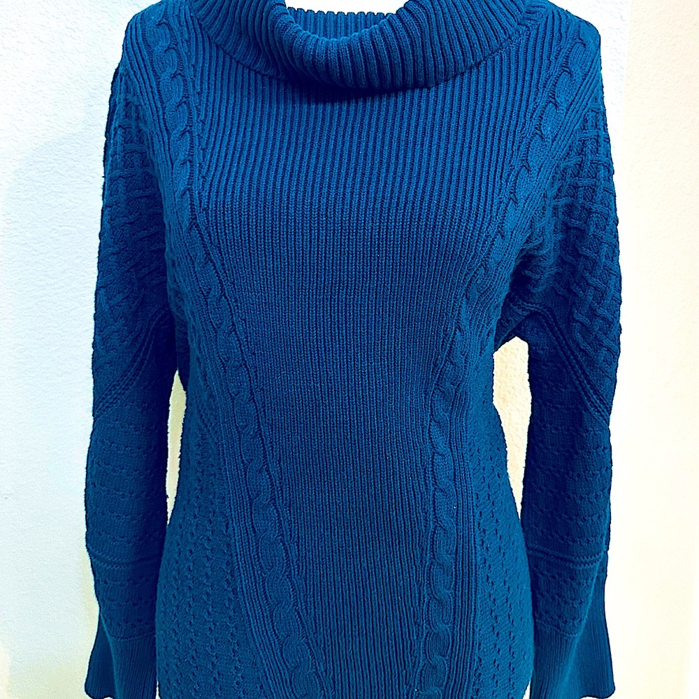 Warm and cozy!!  Teal Chico’s wool sweater Size 3